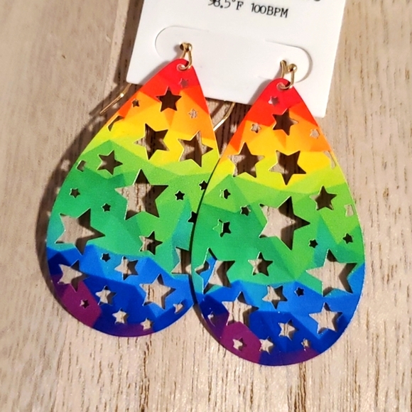 Rainbow multicolored perforated star design teardrop pierced goldtone earrings - Picture 4 of 5